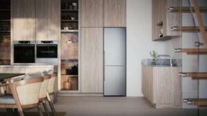 Kjøl-/fryseskap RFN23841S